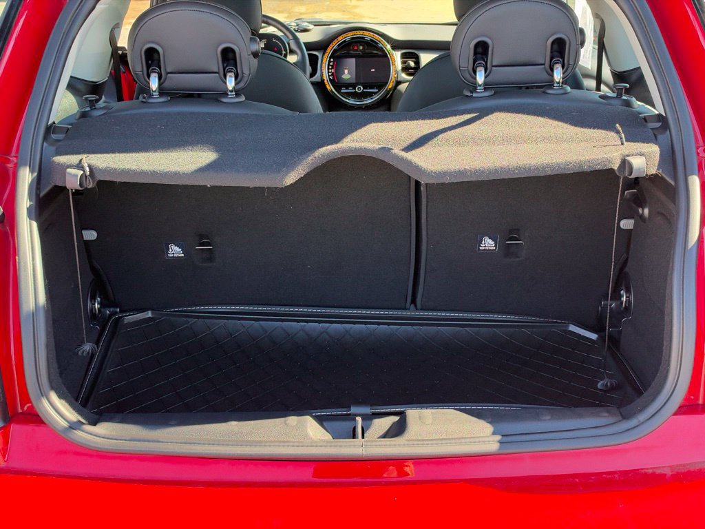 Used 2024 MINI Cooper 2-Door Hardtop FWD image 32