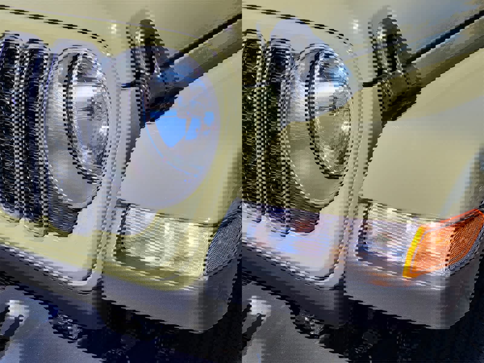 New 2025 Jeep Gladiator Sport image 5