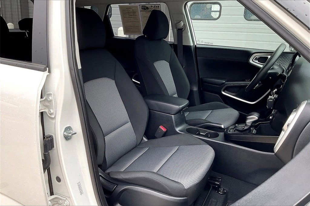 Certified 2023 Kia Soul LX w/ LX Technology Package image 7