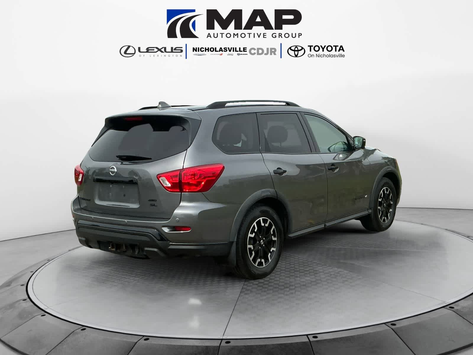 Used 2019 Nissan Pathfinder SL AWD/4WD image 5