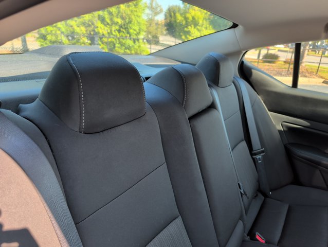 Used 2025 Nissan Altima 2.5 SV FWD image 21