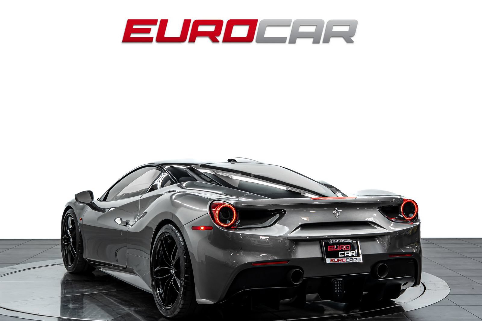 Used 2018 Ferrari 488 GTB RWD image 3