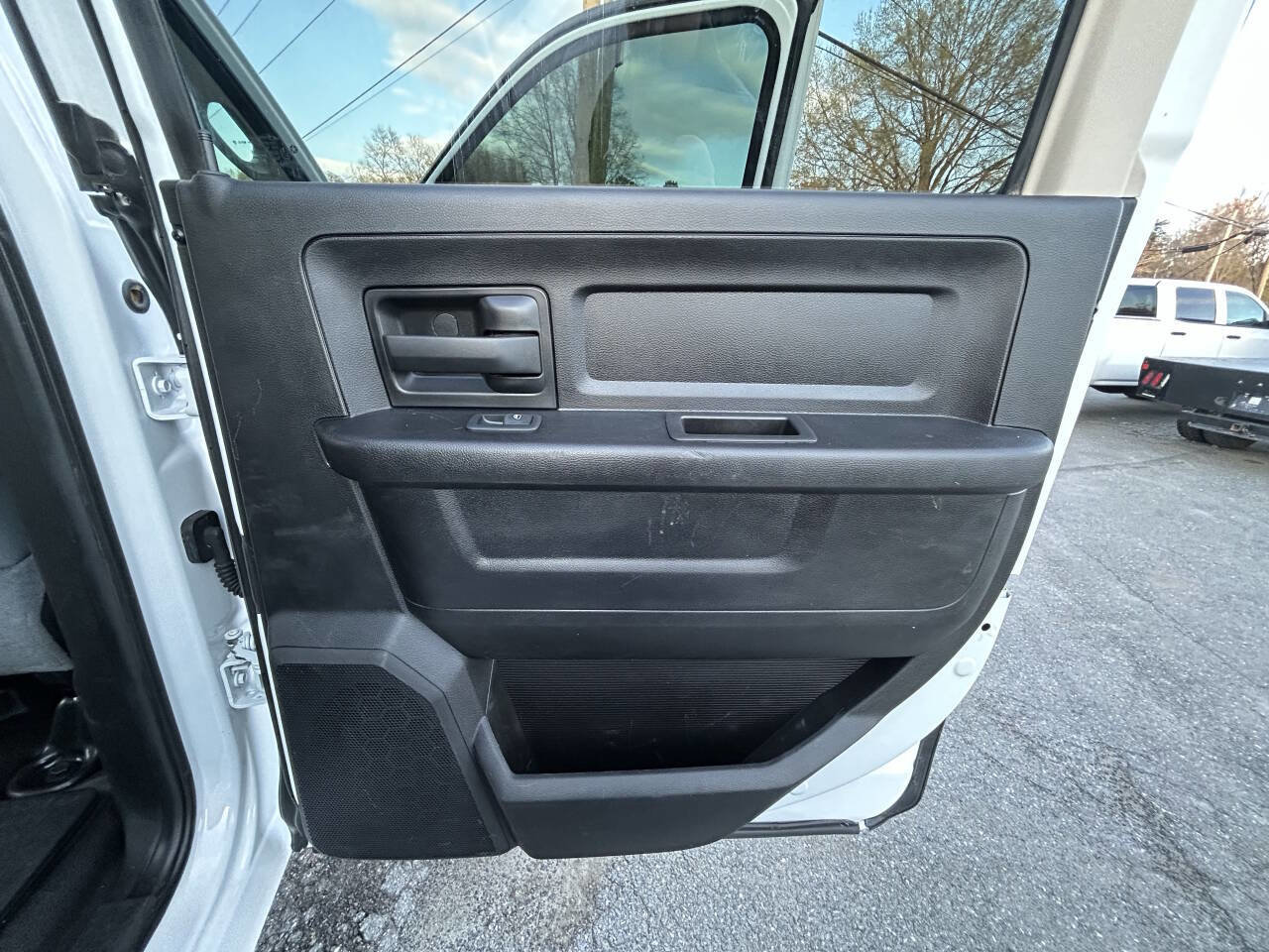 Used 2018 RAM 2500 Tradesman w/ Chrome Appearance Group image 24