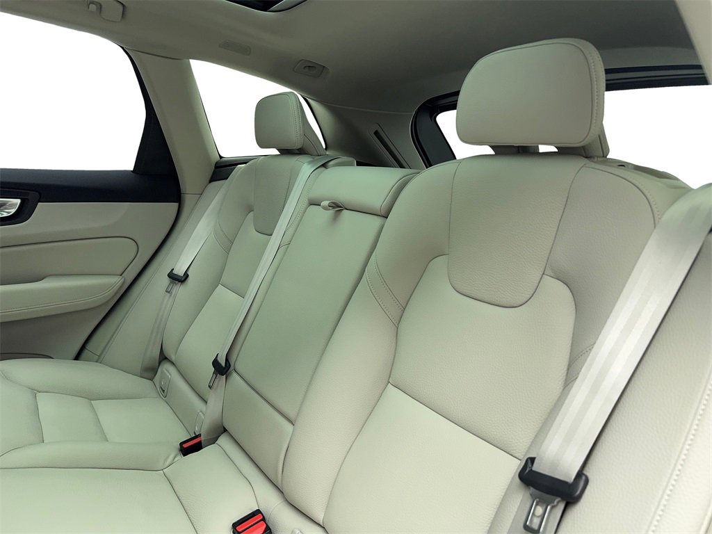 Used 2025 Volvo XC60 T8 Plus w/ Protection Package Premier image 40