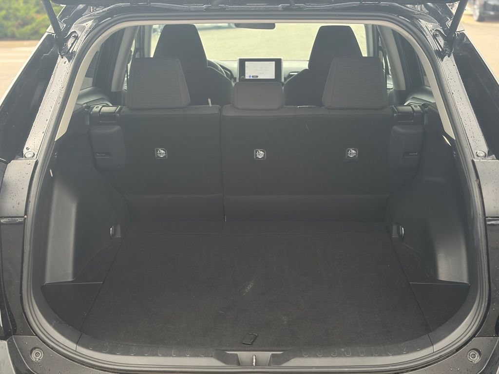 Used 2025 Toyota RAV4 LE AWD/4WD image 9