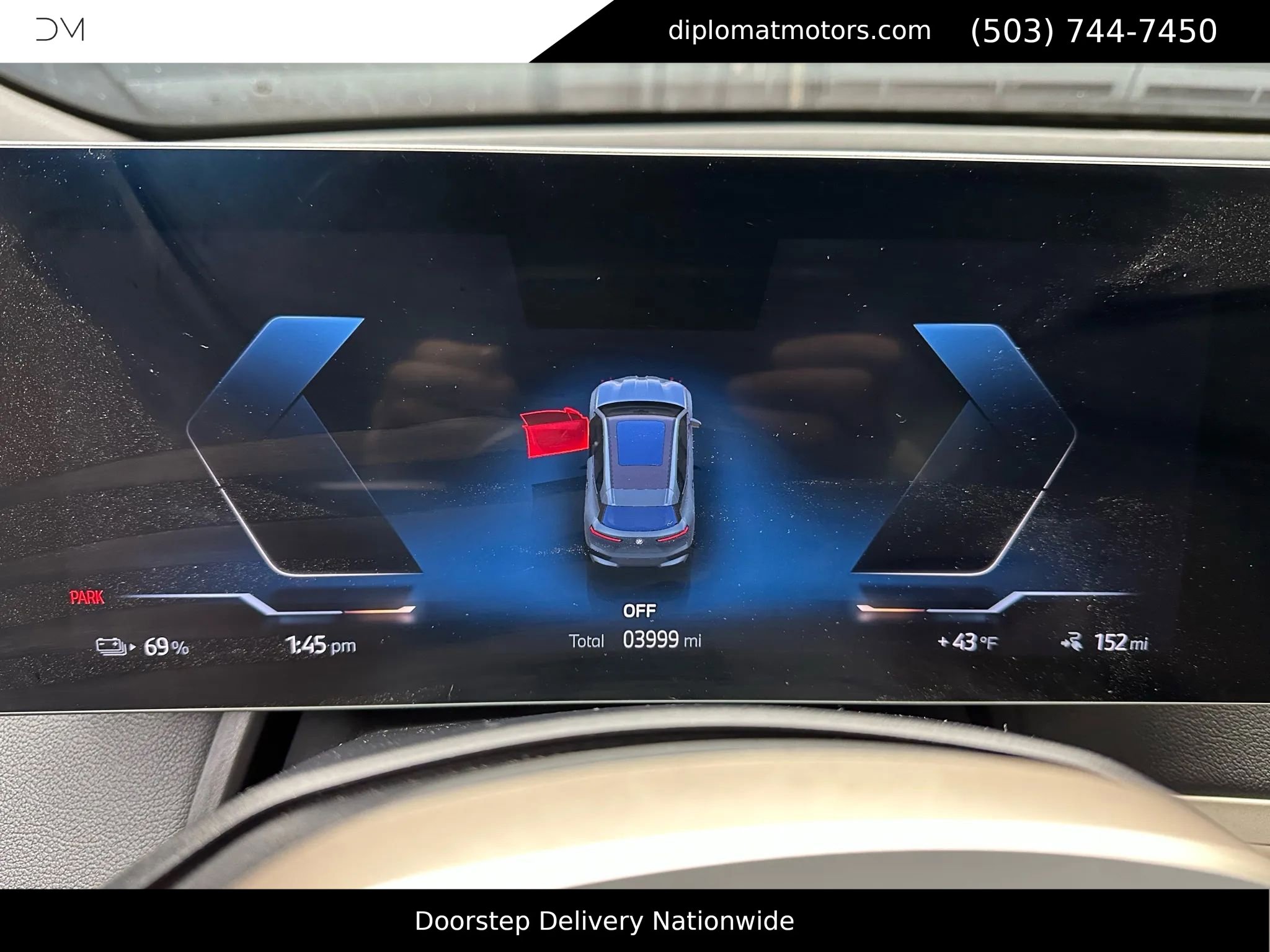 Used 2025 BMW iX xDrive50 w/ Premium Package image 31