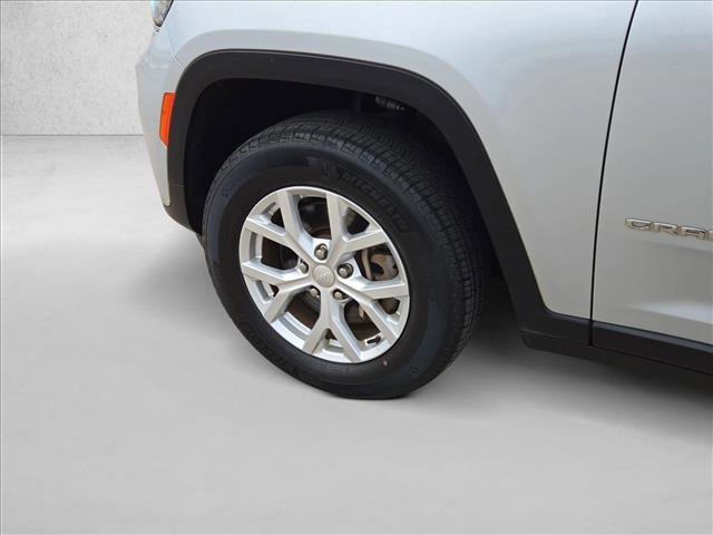 Used 2023 Jeep Grand Cherokee L Limited image 24
