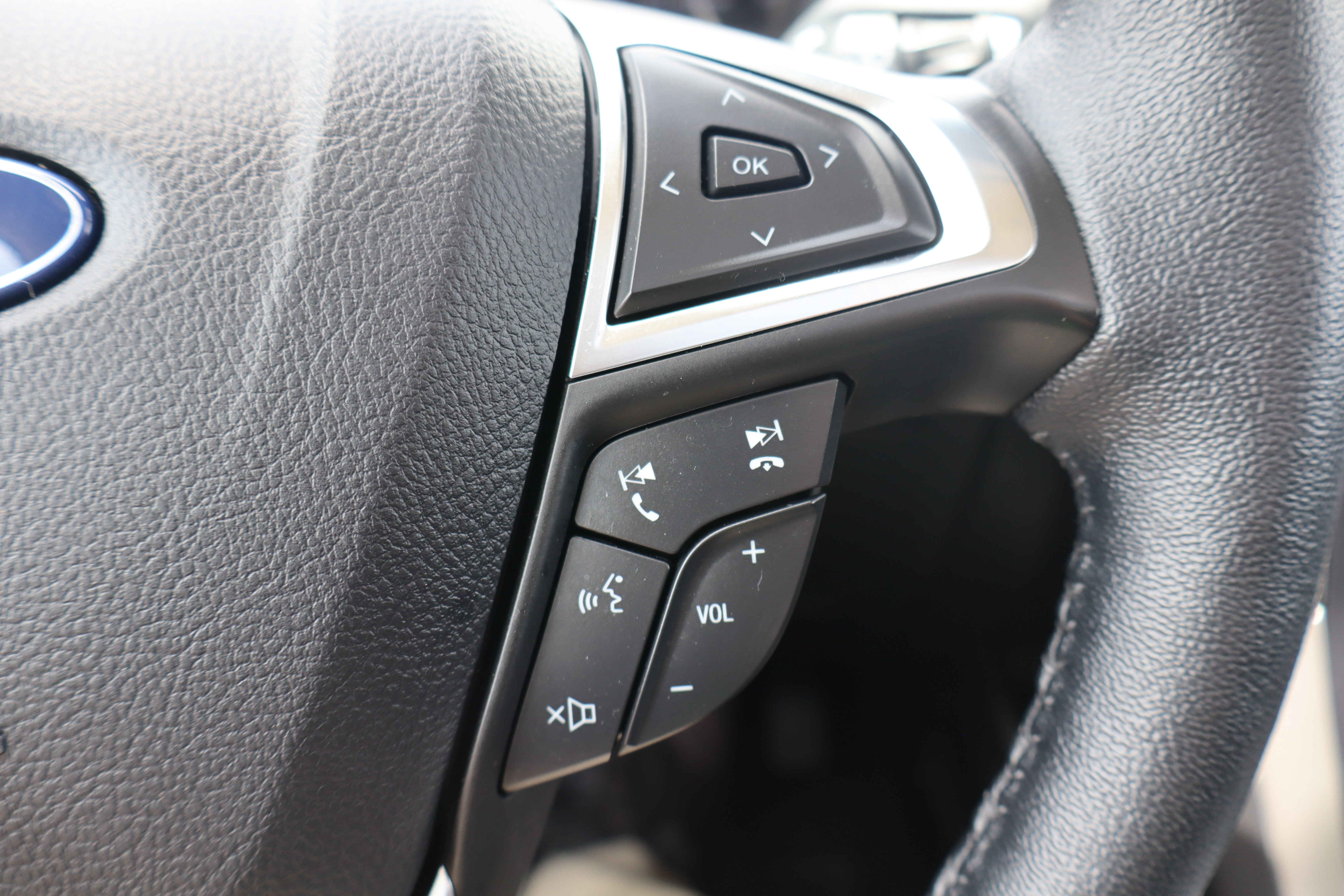 Used 2024 Ford Edge SEL w/ Convenience Package AWD/4WD image 18