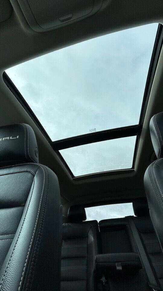 Used 2024 GMC Terrain Denali w/ Denali Premium Package image 20