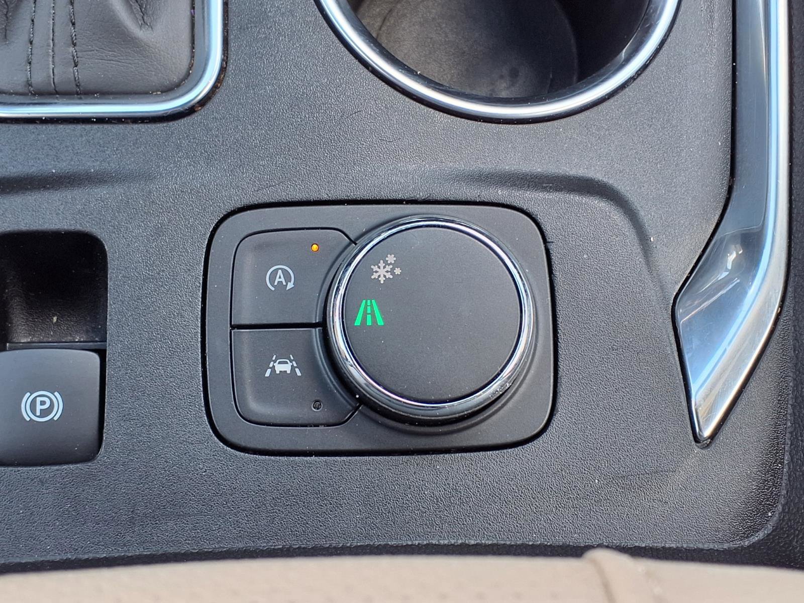 Used 2023 Chevrolet Traverse Premier FWD image 20