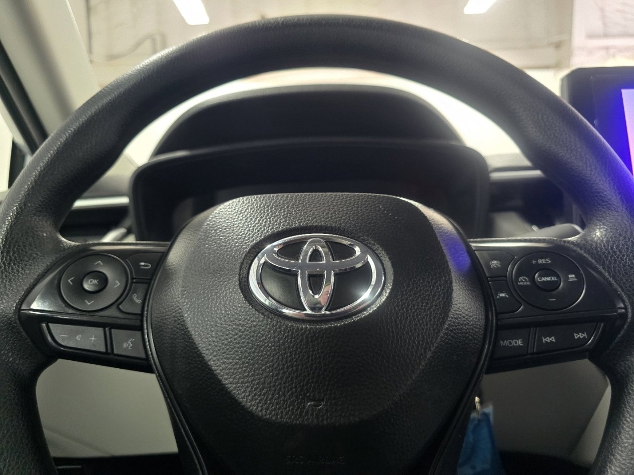 Certified 2025 Toyota Corolla Cross L image 23