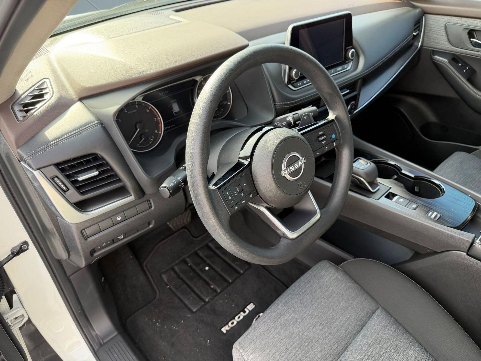 Certified 2023 Nissan Rogue SV image 4