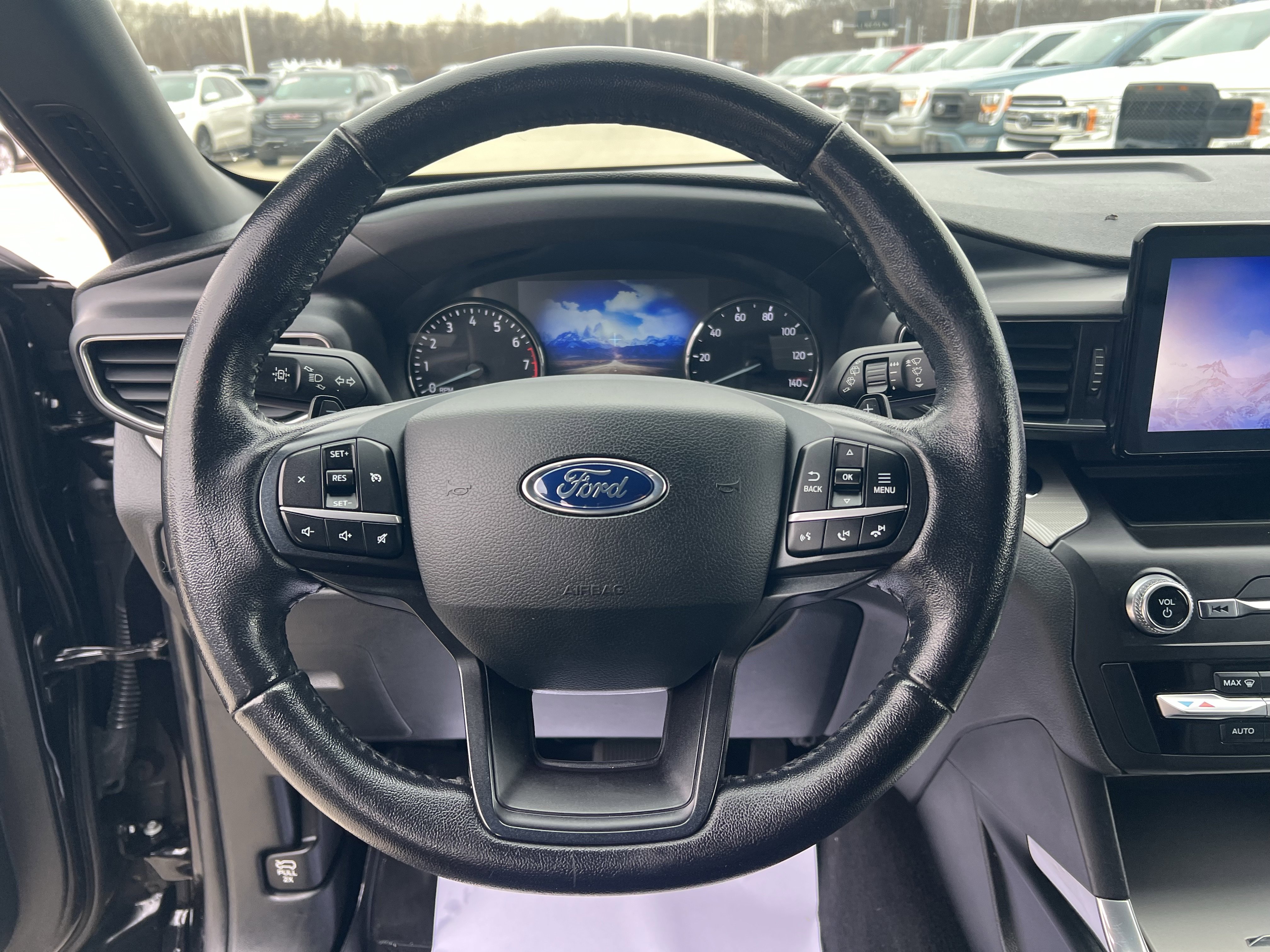 Used 2020 Ford Explorer XLT image 18
