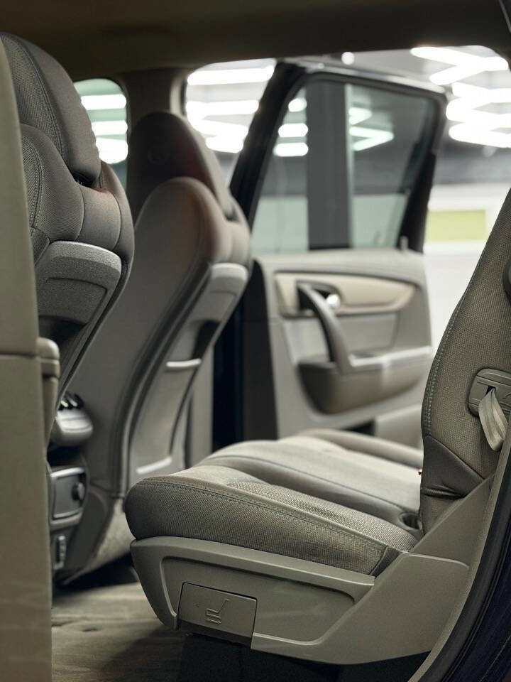 Used 2017 Chevrolet Traverse LS FWD image 8