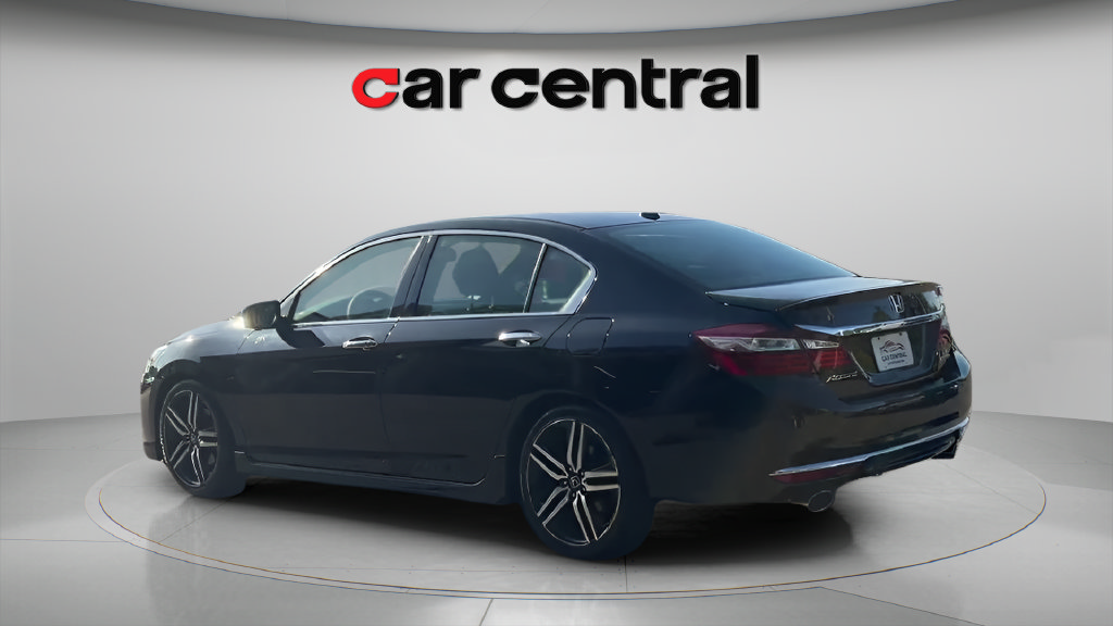 Used 2016 Honda Accord Touring image 7