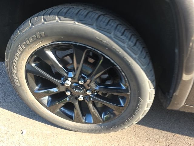 Used 2018 Jeep Grand Cherokee Altitude AWD/4WD image 16