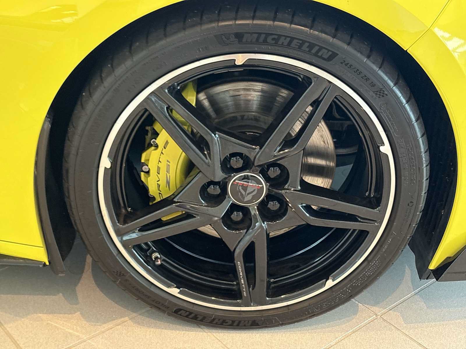 Used 2021 Chevrolet Corvette Stingray Premium Conv w/ Z51 Performance Package RWD image 29