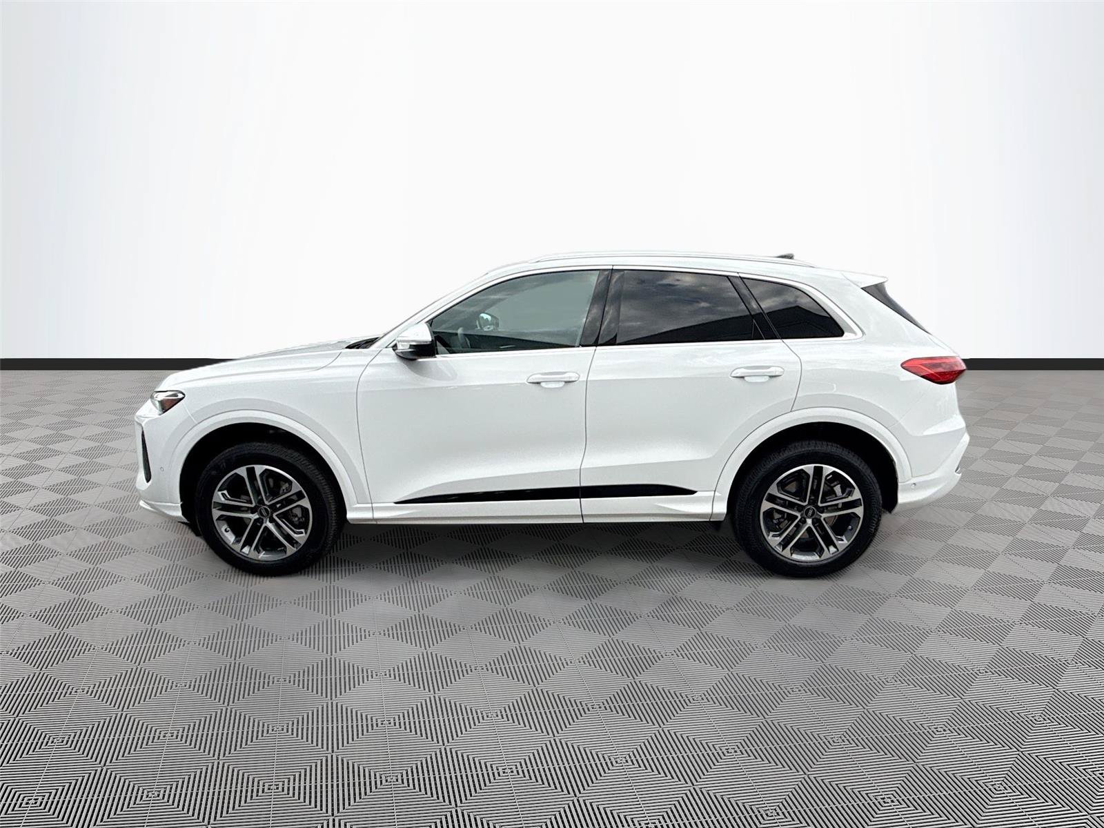 New 2026 Audi Q5 Premium AWD/4WD image 4