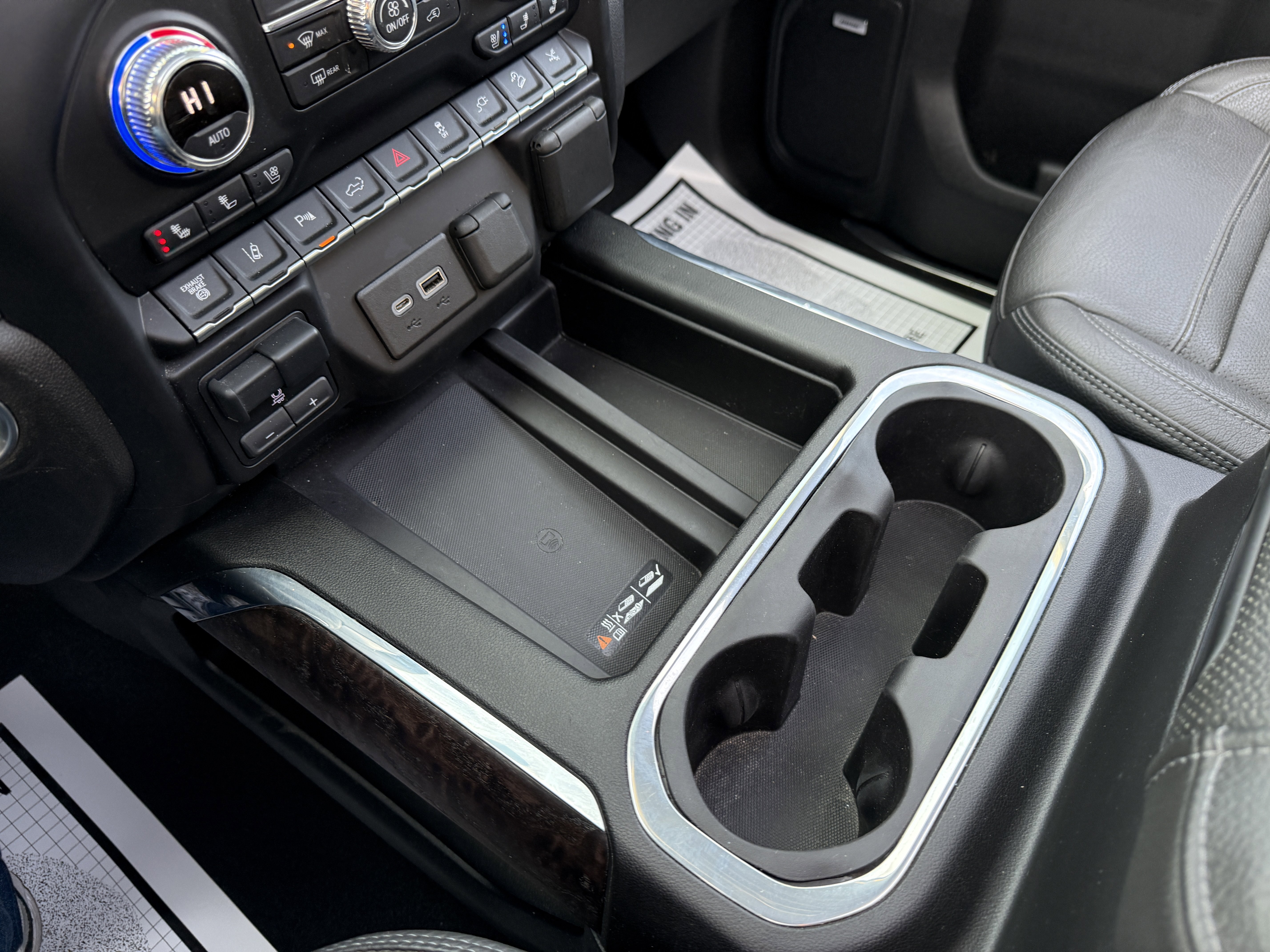 Used 2021 GMC Sierra 2500 Denali w/ Denali Black Diamond Edition image 22