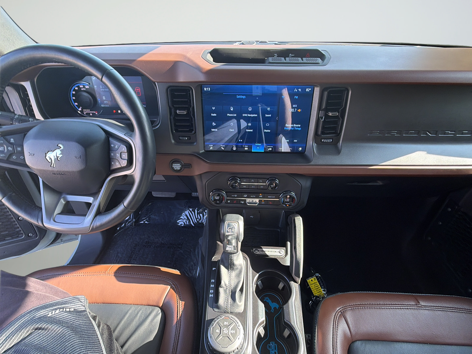 Used 2024 Ford Bronco Outer Banks AWD/4WD image 18