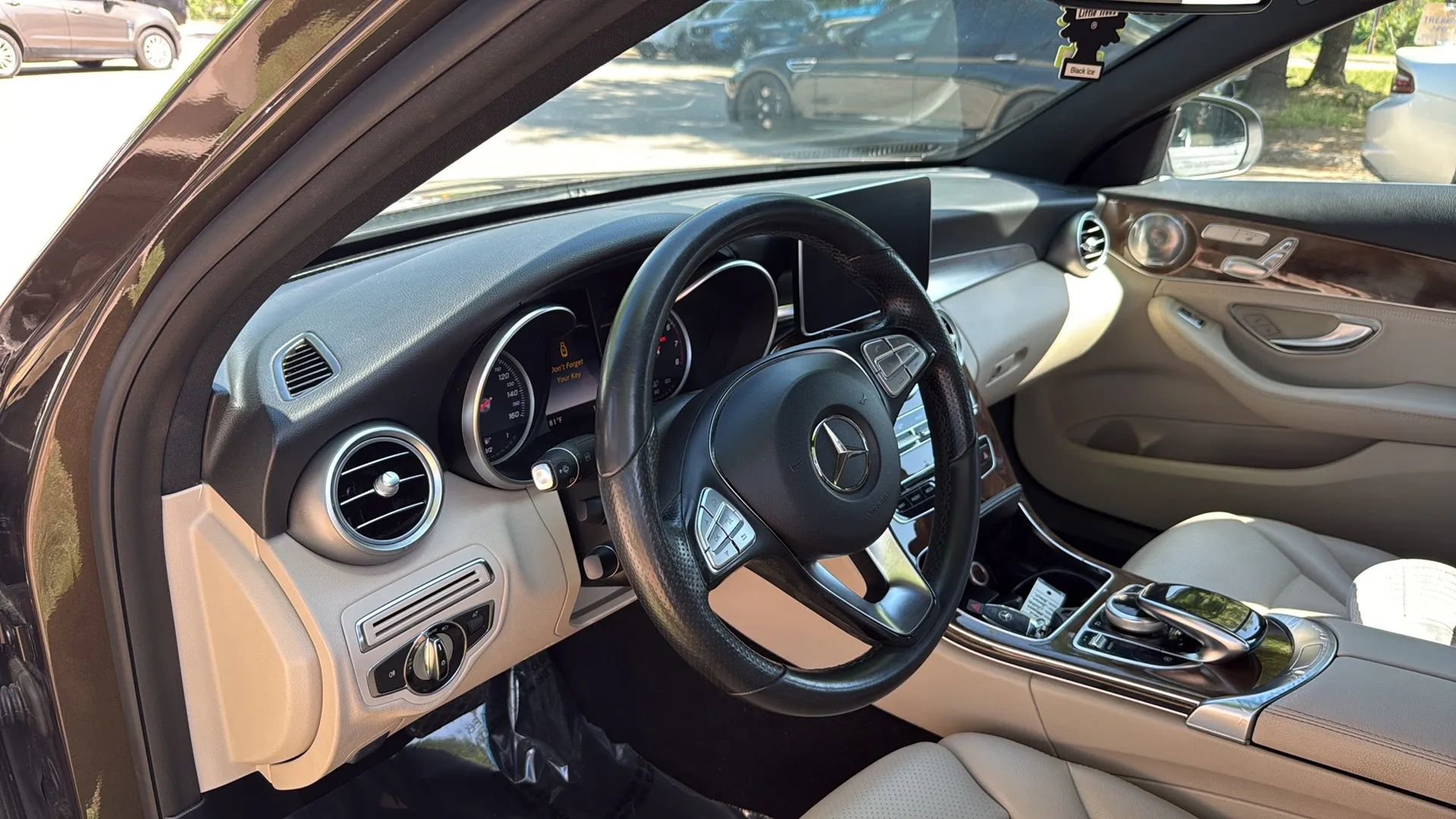 Used 2015 Mercedes-Benz C 300 4MATIC Sedan image 13