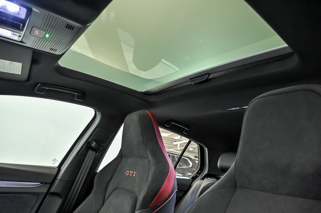 New 2026 Volkswagen GTI SE FWD image 9