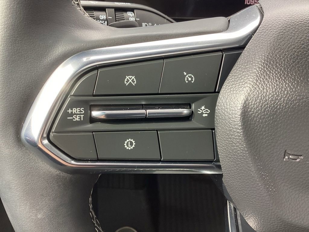 Used 2025 Chevrolet Traverse Z71 w/ Driver Confidence Package image 20