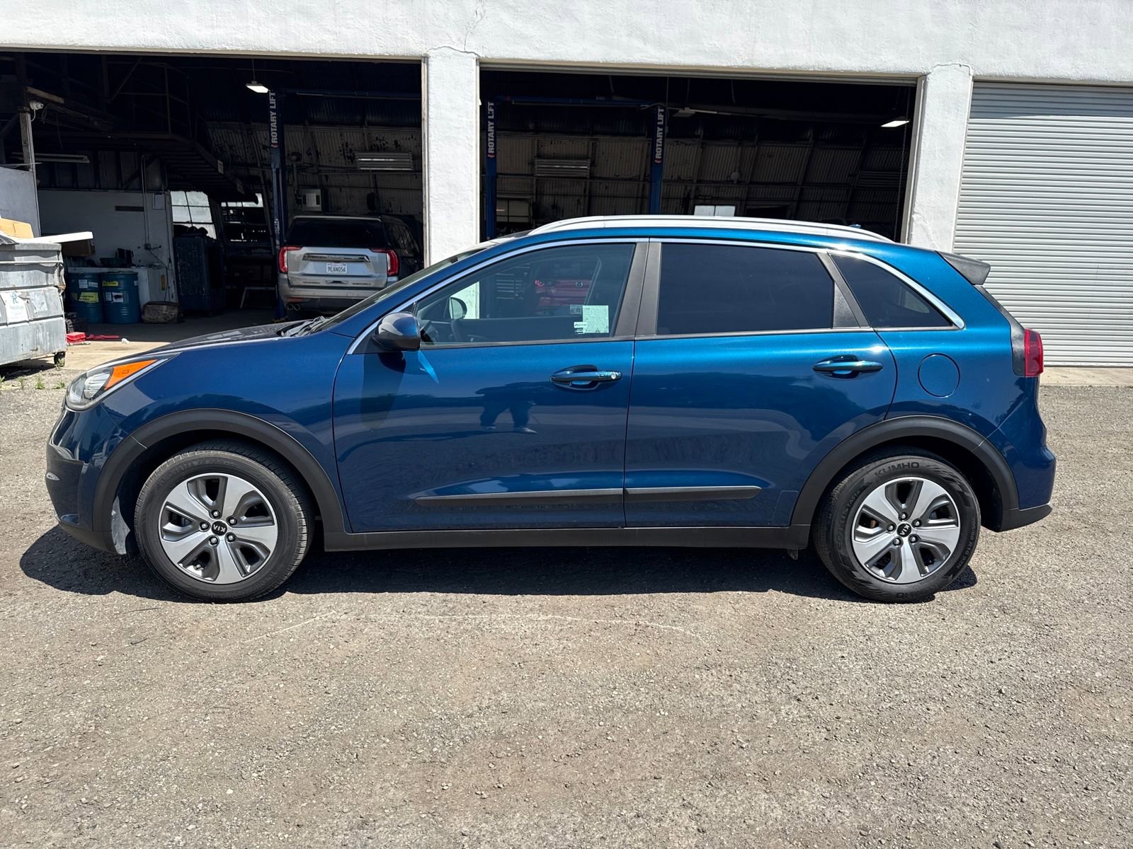 Used 2019 Kia Niro LX FWD image 3