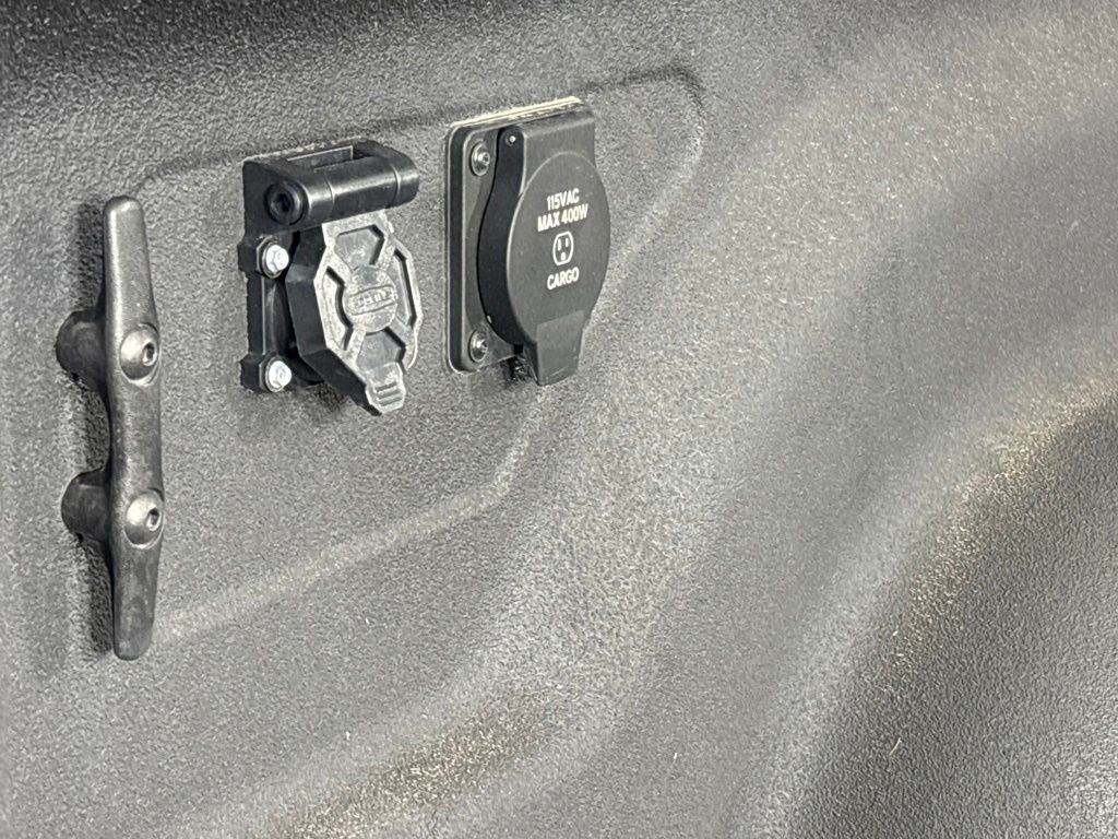 Used 2025 RAM 2500 Laramie w/ Towing Technology Group AWD/4WD image 17