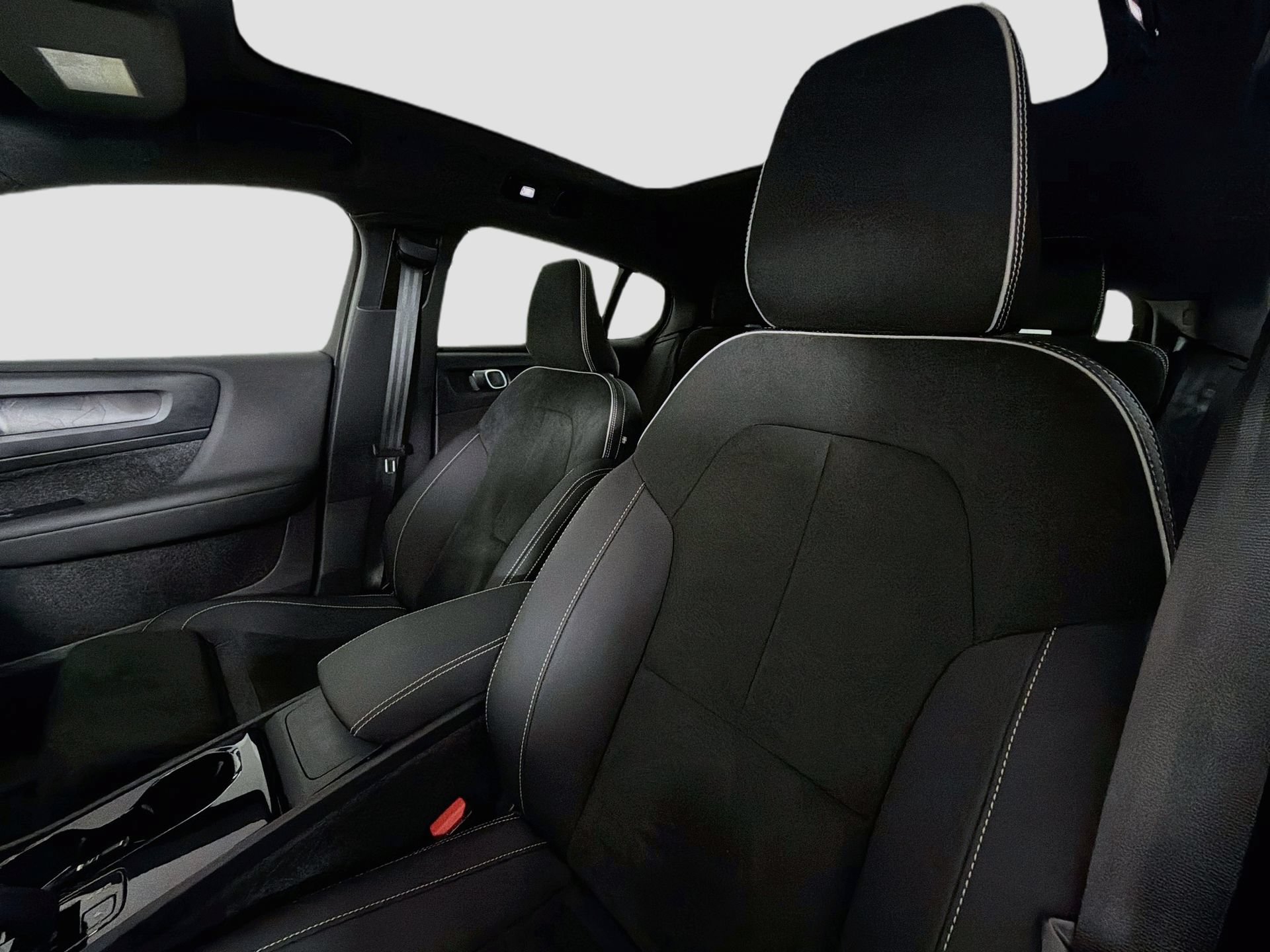 Certified 2023 Volvo C40 P8 Recharge Ultimate w/ Protection Package Premier AWD/4WD image 22