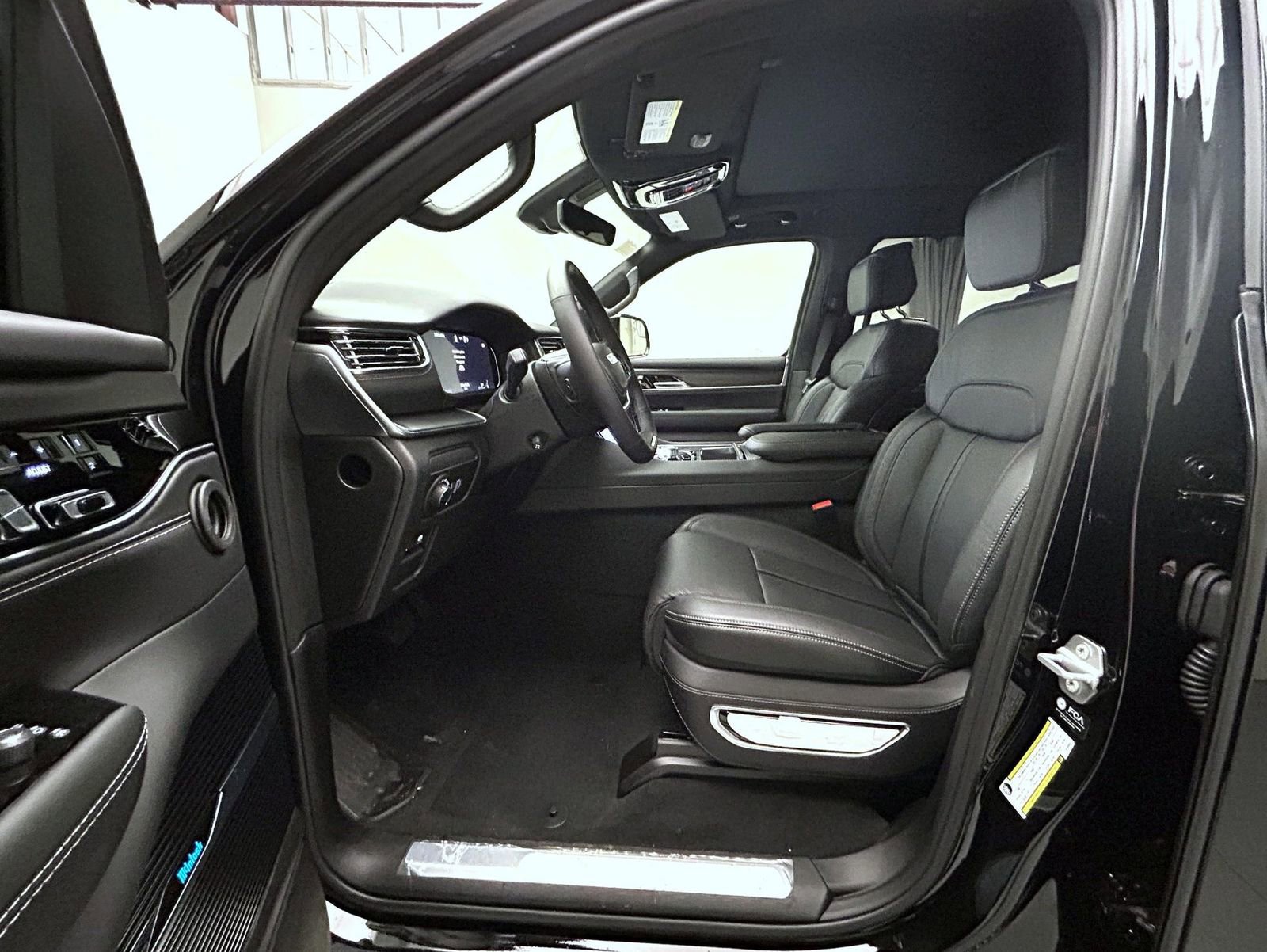 New 2026 Jeep Grand Wagoneer Summit AWD/4WD image 10