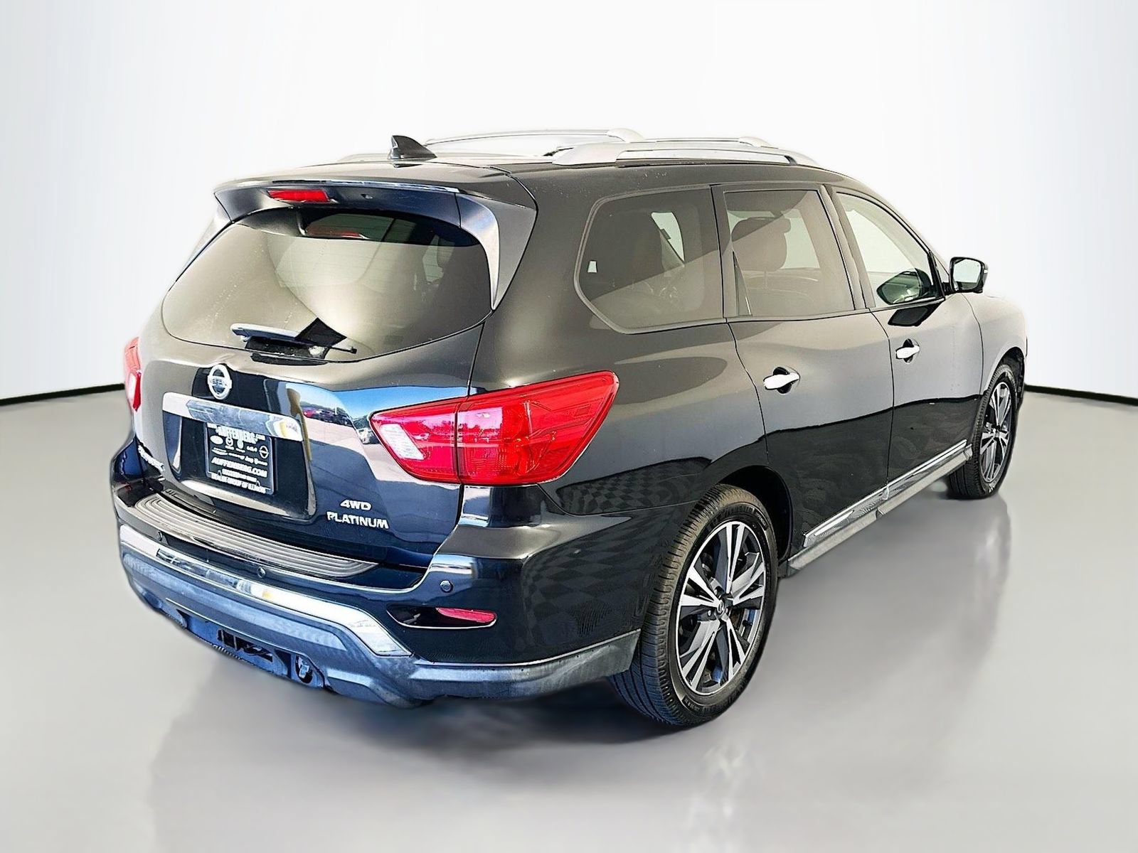 Used 2020 Nissan Pathfinder Platinum AWD/4WD image 7