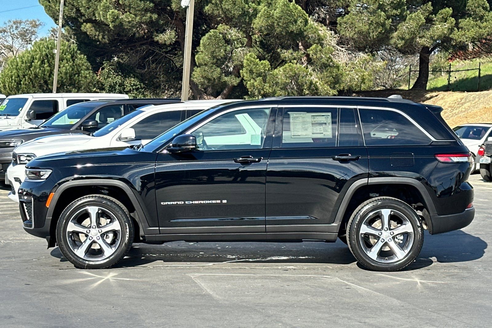 New 2026 Jeep Grand Cherokee Limited image 8