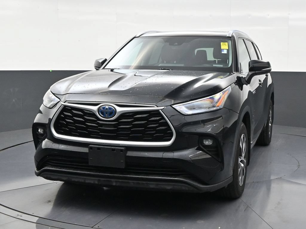 Used 2021 Toyota Highlander XLE AWD/4WD image 8