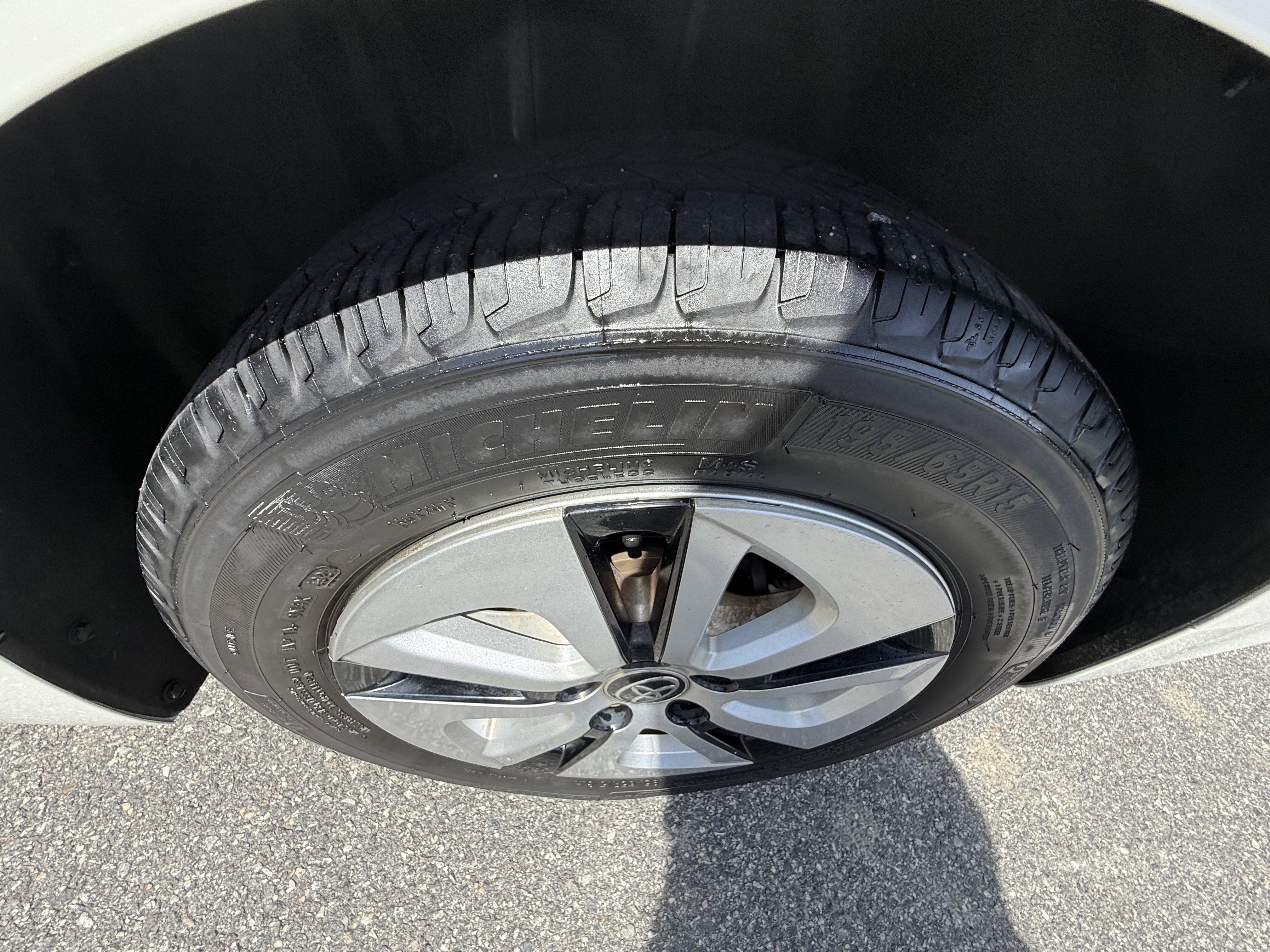 Used 2016 Toyota Prius Four Touring FWD image 27