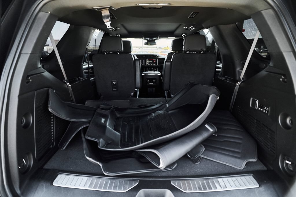 Used 2023 GMC Yukon Denali w/ Max Trailering Package AWD/4WD image 9
