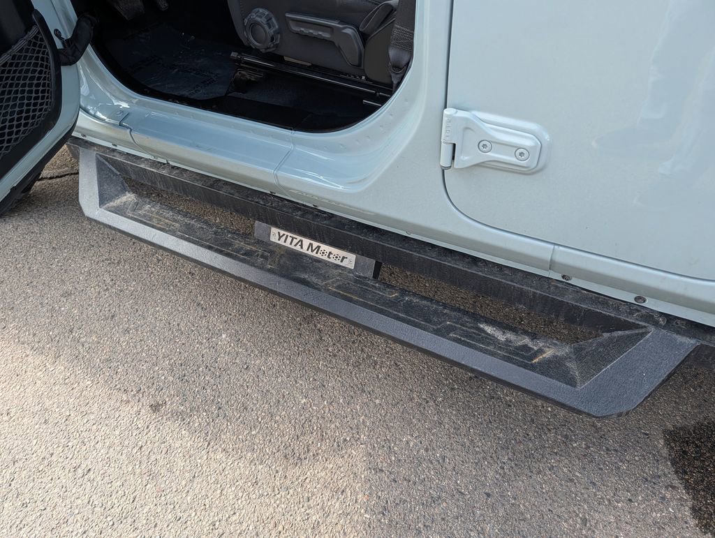 Used 2023 Jeep Wrangler Unlimited w/ Cold Weather Group image 9