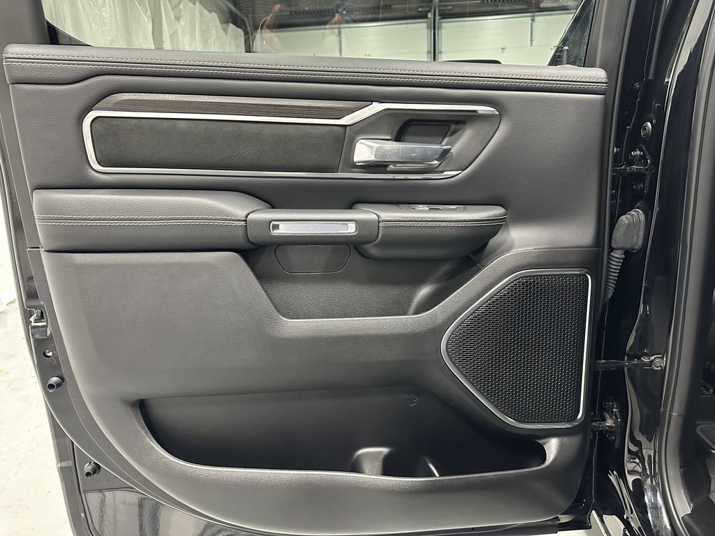 Used 2025 RAM 1500 Laramie AWD/4WD image 36