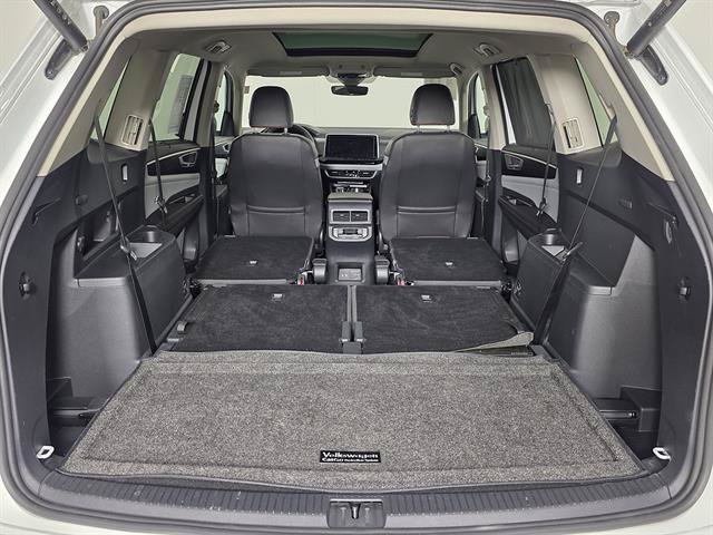 Used 2024 Volkswagen Atlas Peak Edition SEL AWD/4WD image 23