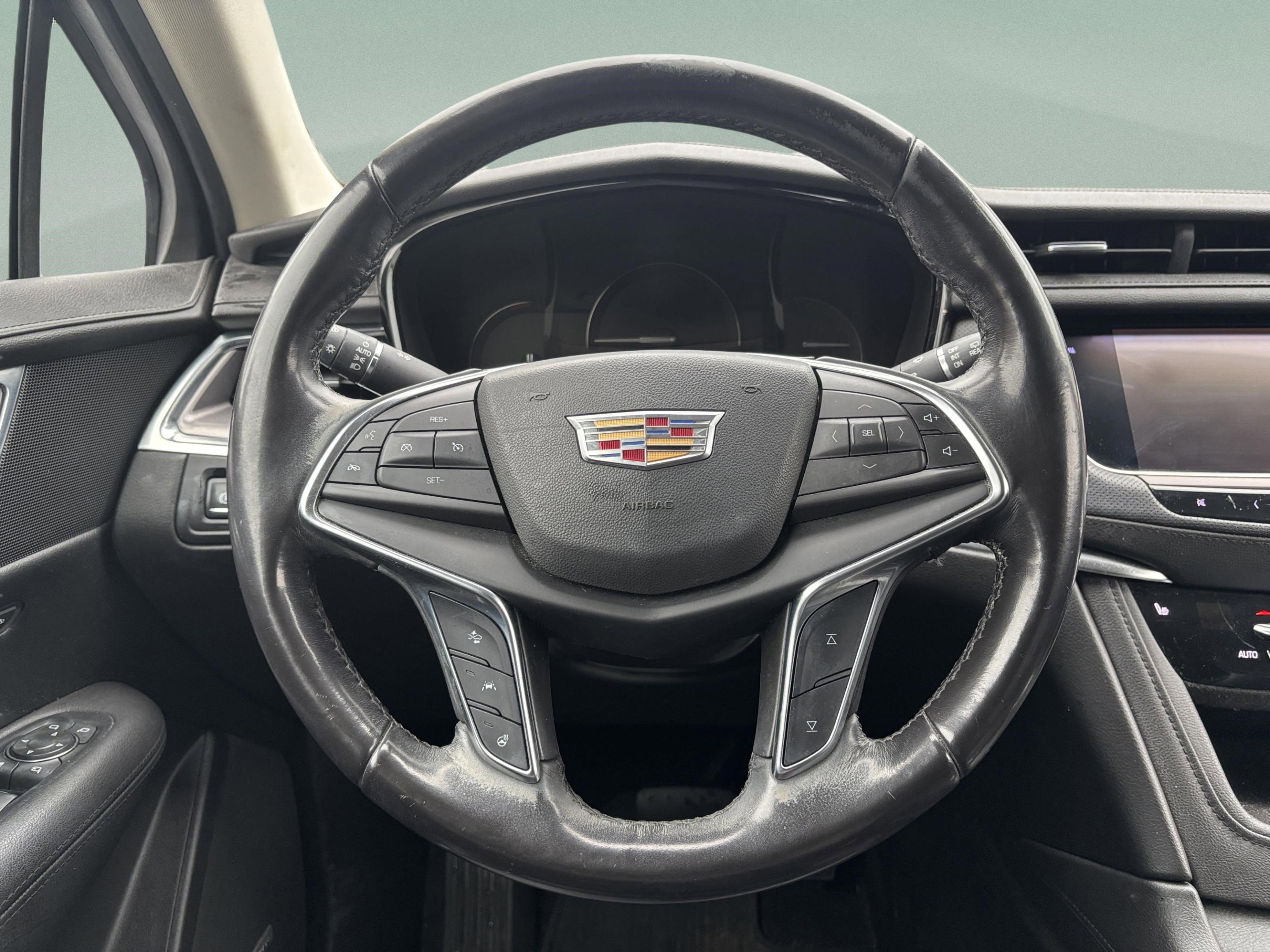 Used 2018 Cadillac XT5 Luxury w/ Driver Awareness Package image 9