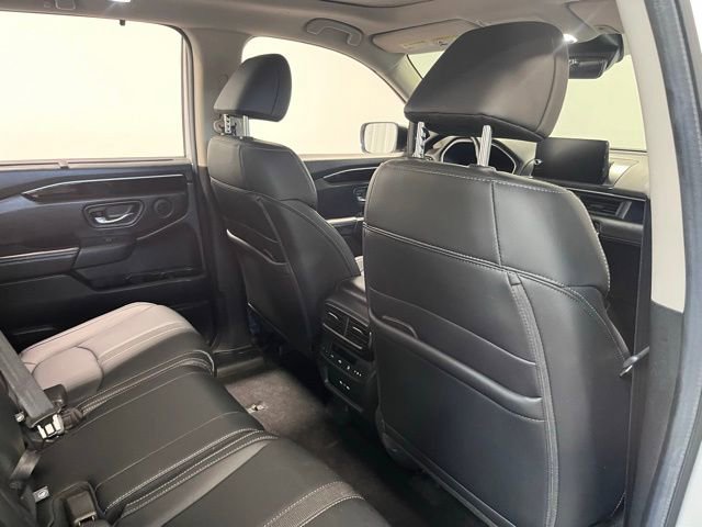 Used 2024 Honda Pilot Touring image 14