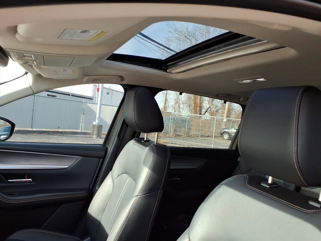 Used 2024 MAZDA CX-90 Plug-In Hybrid w/ Preferred image 11