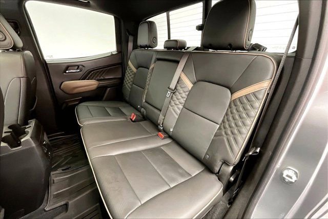Used 2023 GMC Canyon Denali image 19