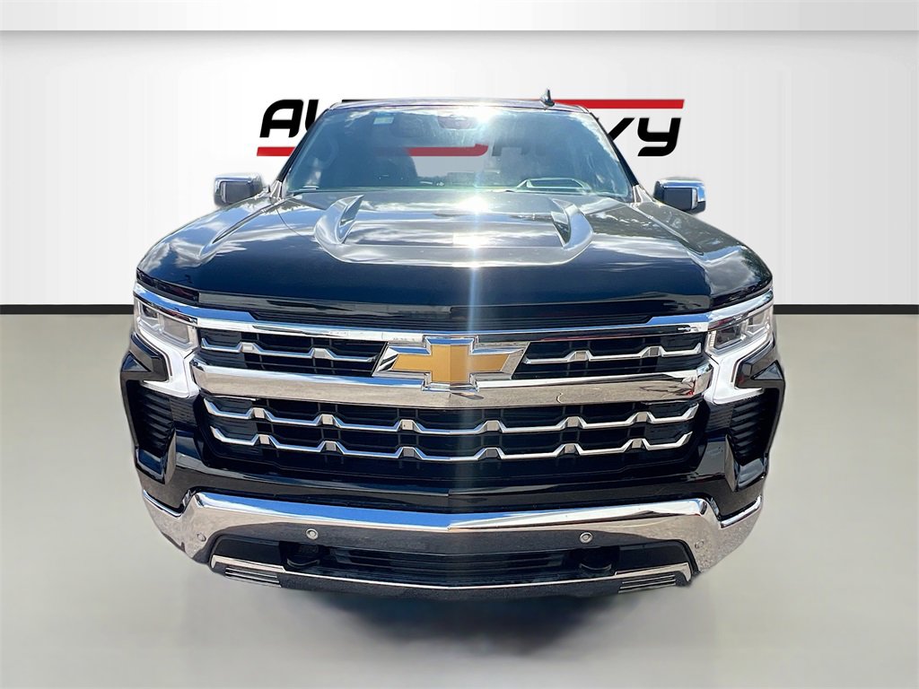 Used 2024 Chevrolet Silverado 1500 LTZ image 2