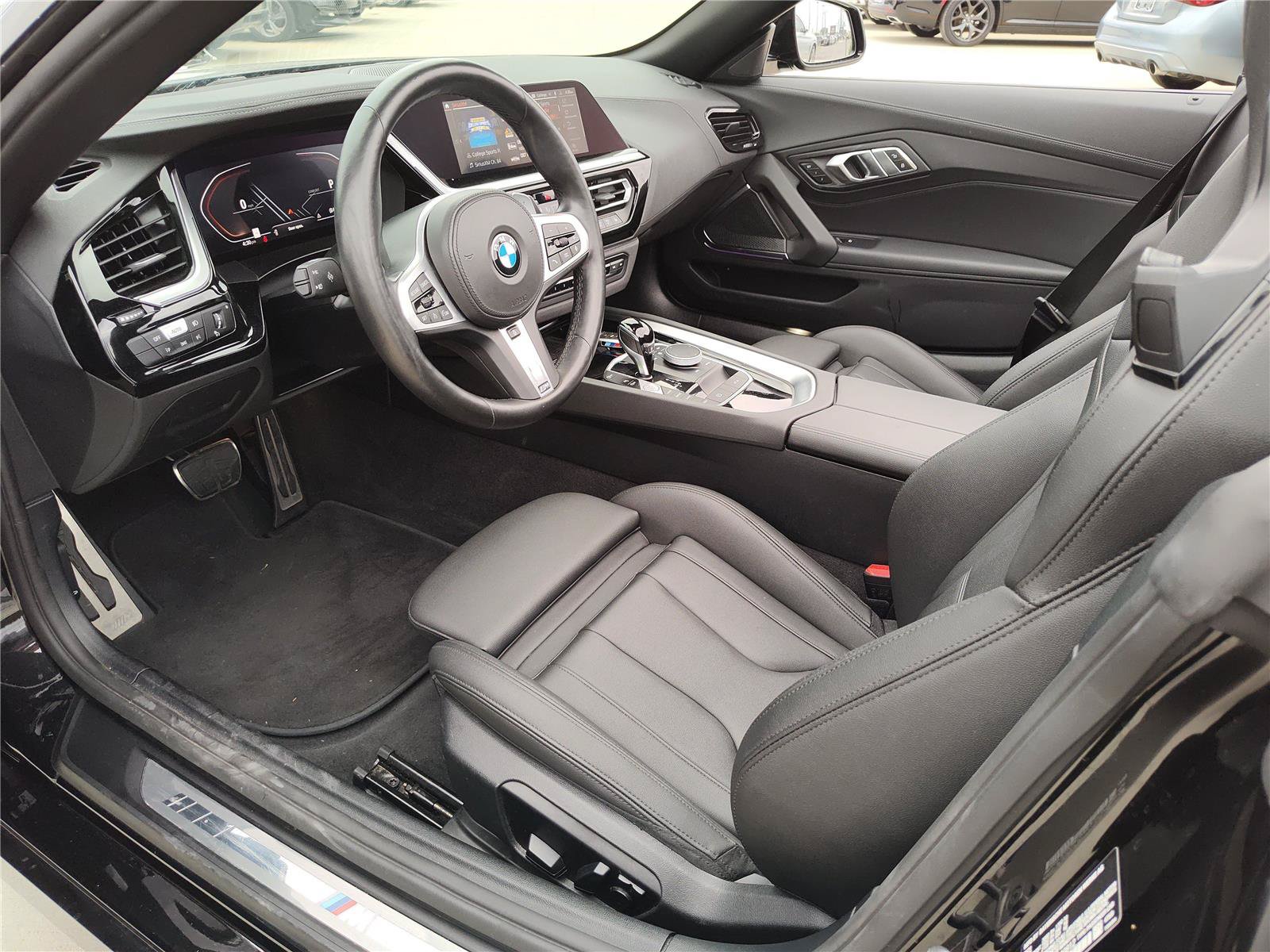 Certified 2025 BMW Z4 sDrive30i RWD image 2
