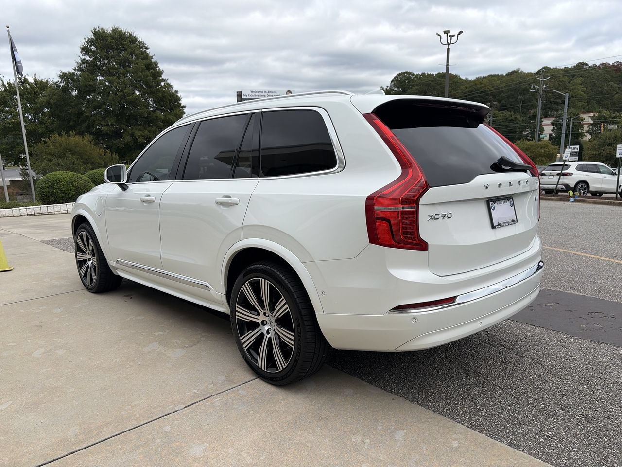 Used 2023 Volvo XC90 T8 Ultimate AWD/4WD image 6