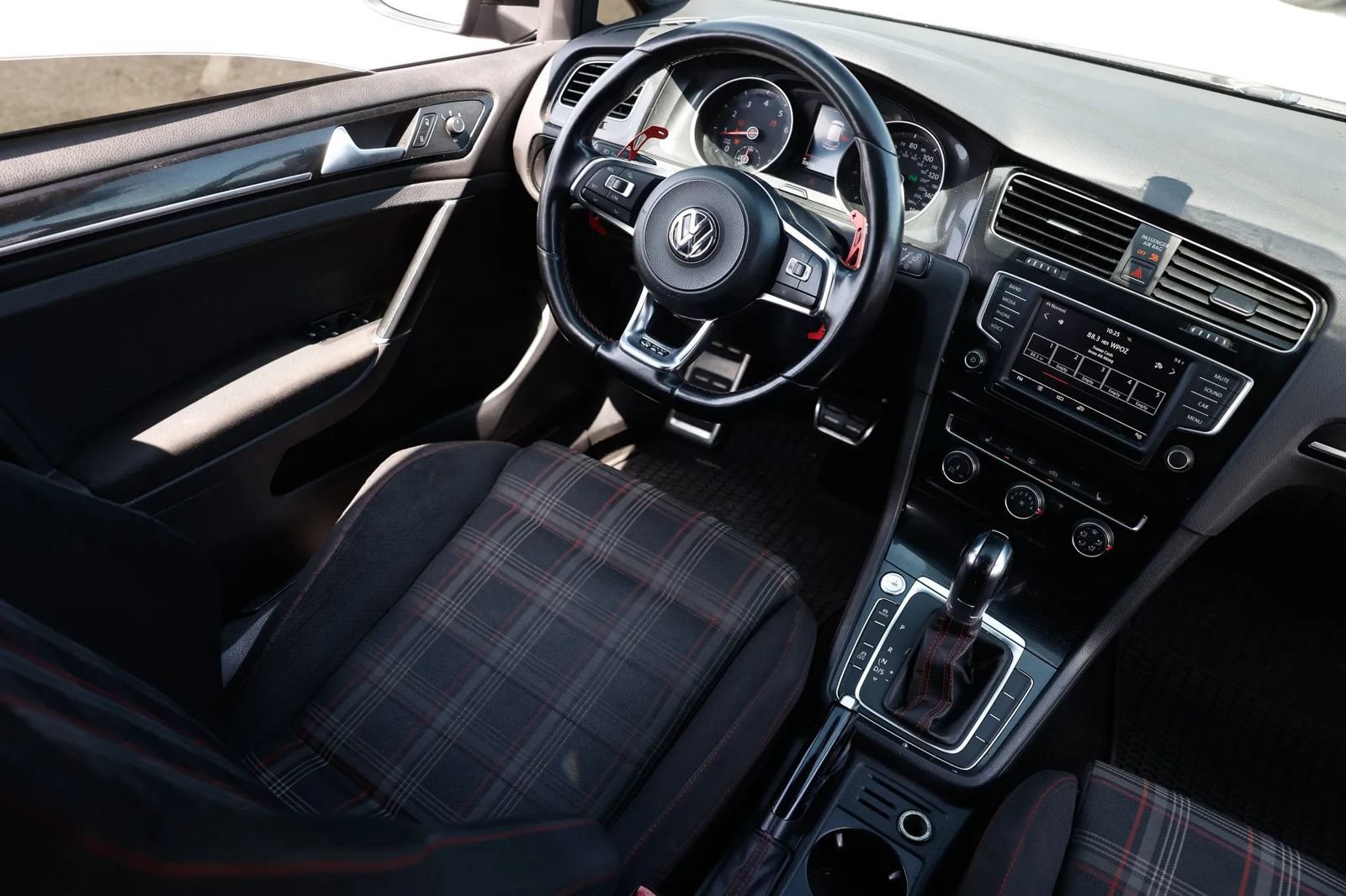 Used 2017 Volkswagen GTI Sport FWD image 11