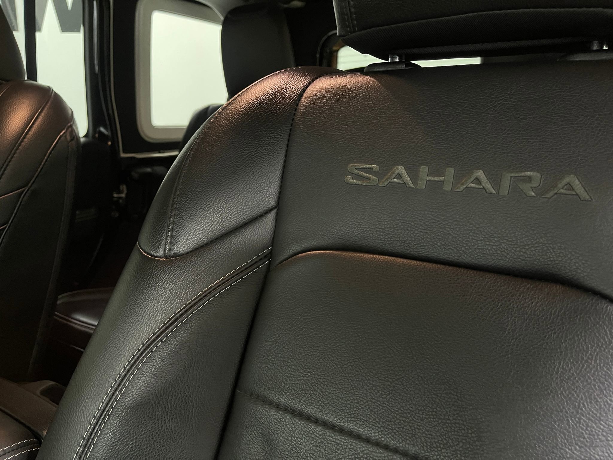 Used 2023 Jeep Wrangler Sahara w/ Cold Weather Group image 17