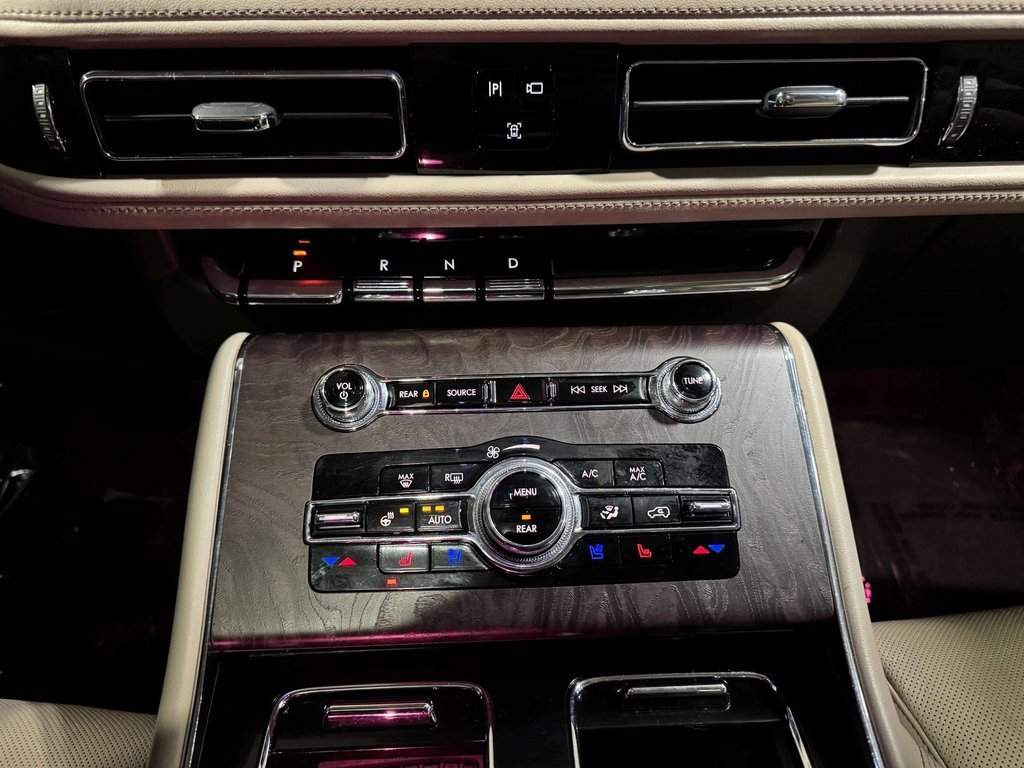 Certified 2023 Lincoln Aviator Reserve w/ Equipment Group 201A image 7