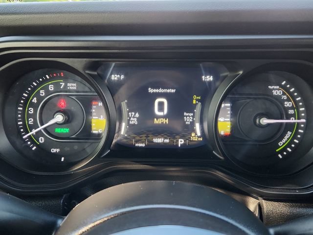 Used 2025 Jeep Wrangler Unlimited Sahara AWD/4WD image 39